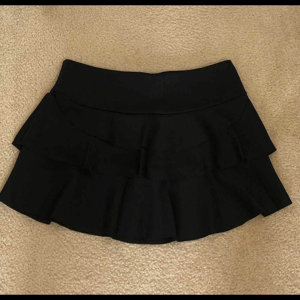 Black ruffled short skirt